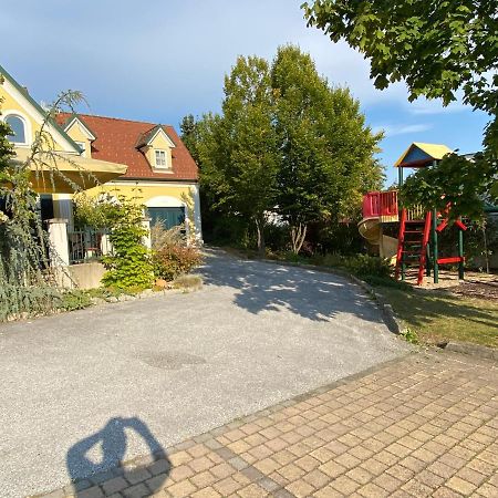 Готель Landcafe Auszeit Albersdorf Екстер'єр фото