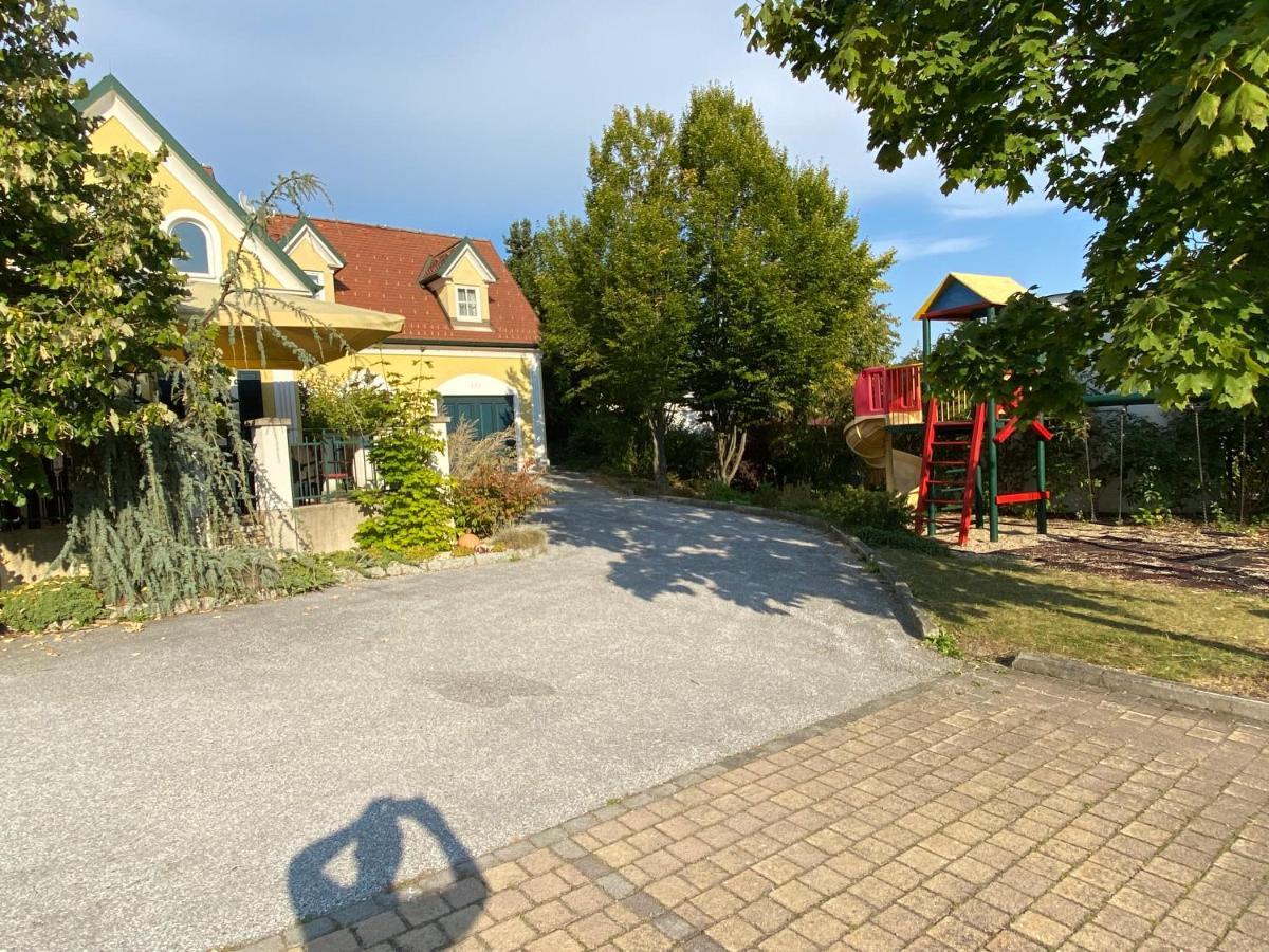 Готель Landcafe Auszeit Albersdorf Екстер'єр фото